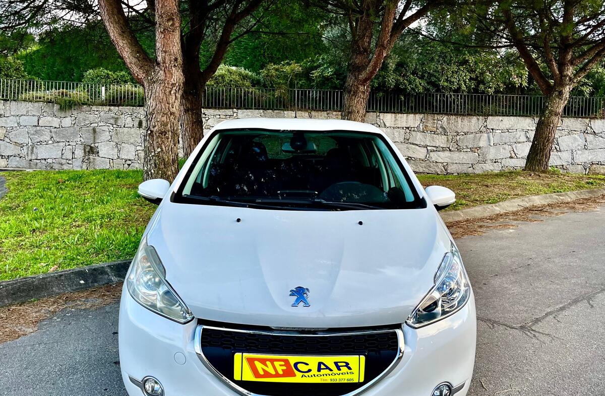 PEUGEOT 208 1.4 VTi Active