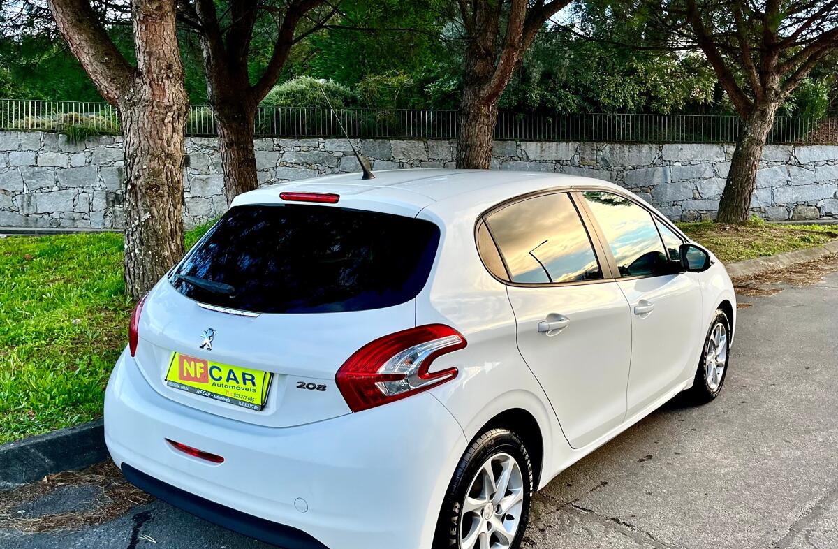 PEUGEOT 208 1.4 VTi Active