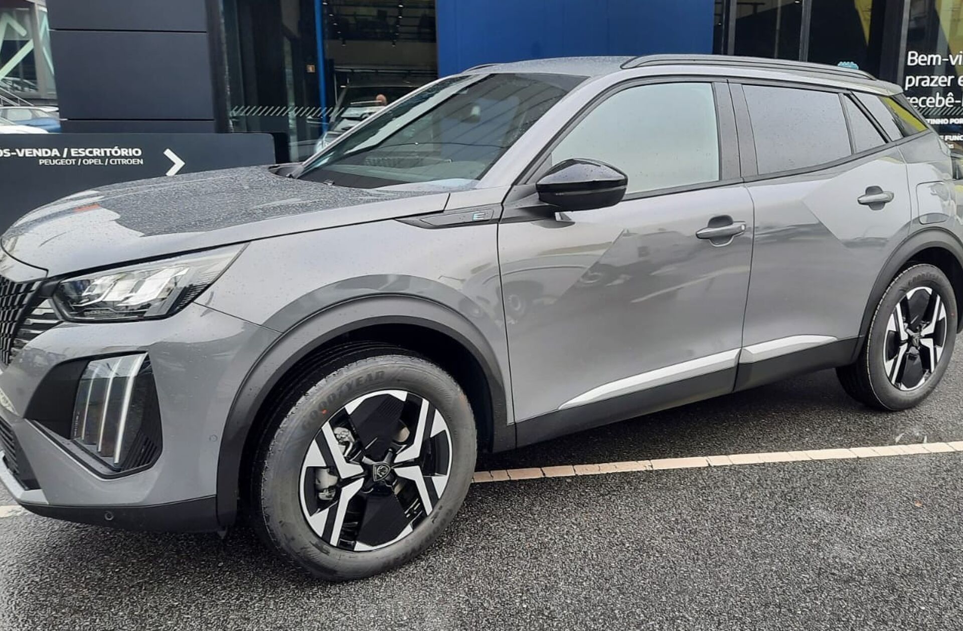 PEUGEOT 2008 e- 54 kWh Allure