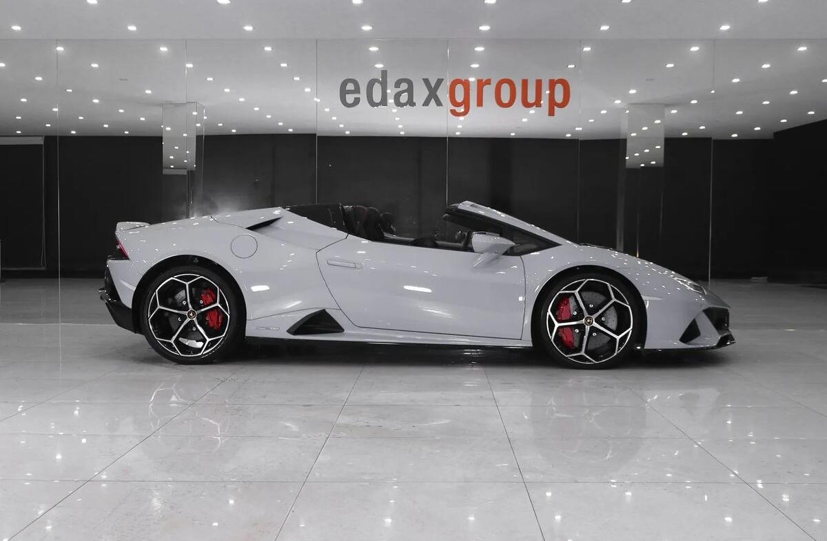 LAMBORGHINI Huracán EVO