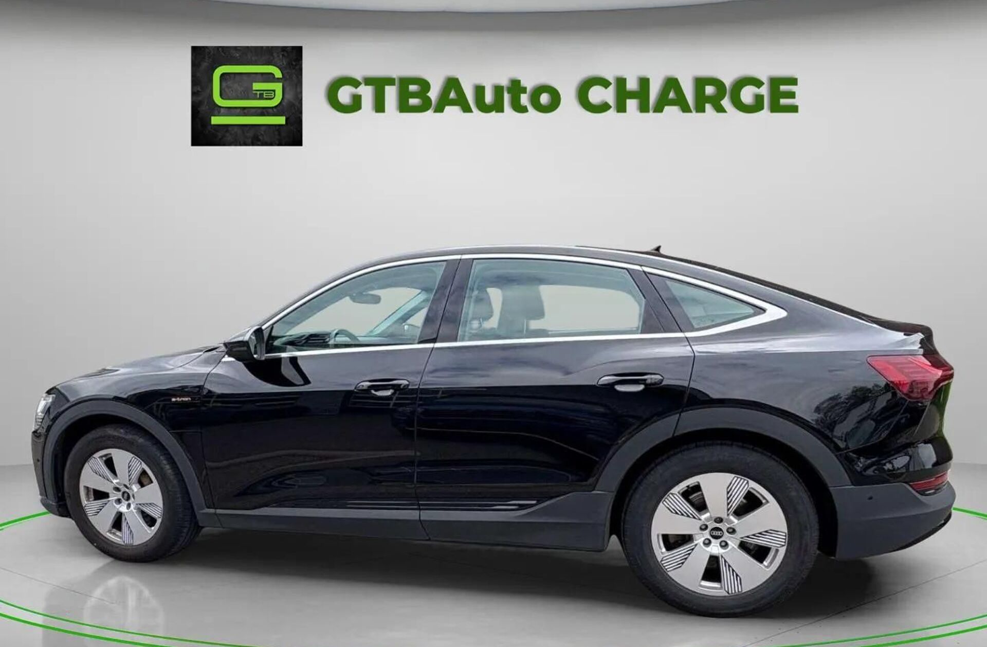 AUDI e-tron 50 quattro