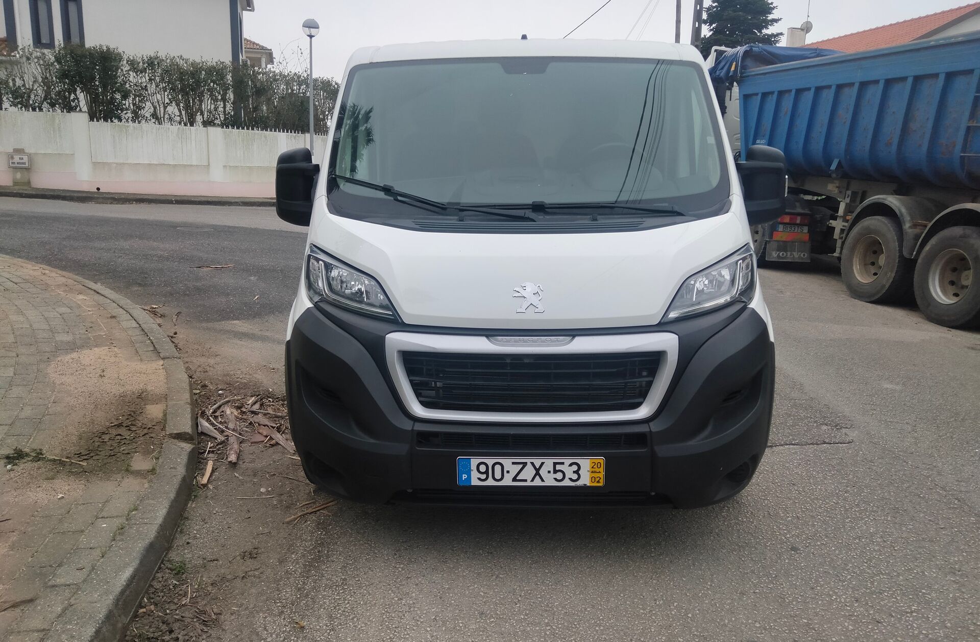 PEUGEOT Boxer 2.2 BlueHDi 330 L1H1 Pro