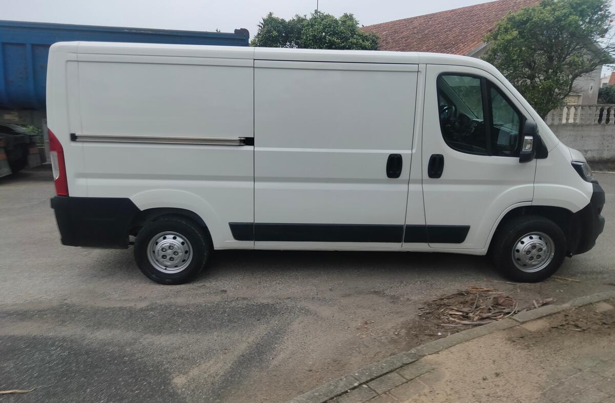 PEUGEOT Boxer 2.2 BlueHDi 330 L1H1 Pro