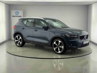 VOLVO XC40 XC40 2.0 B4 Momentum Plus