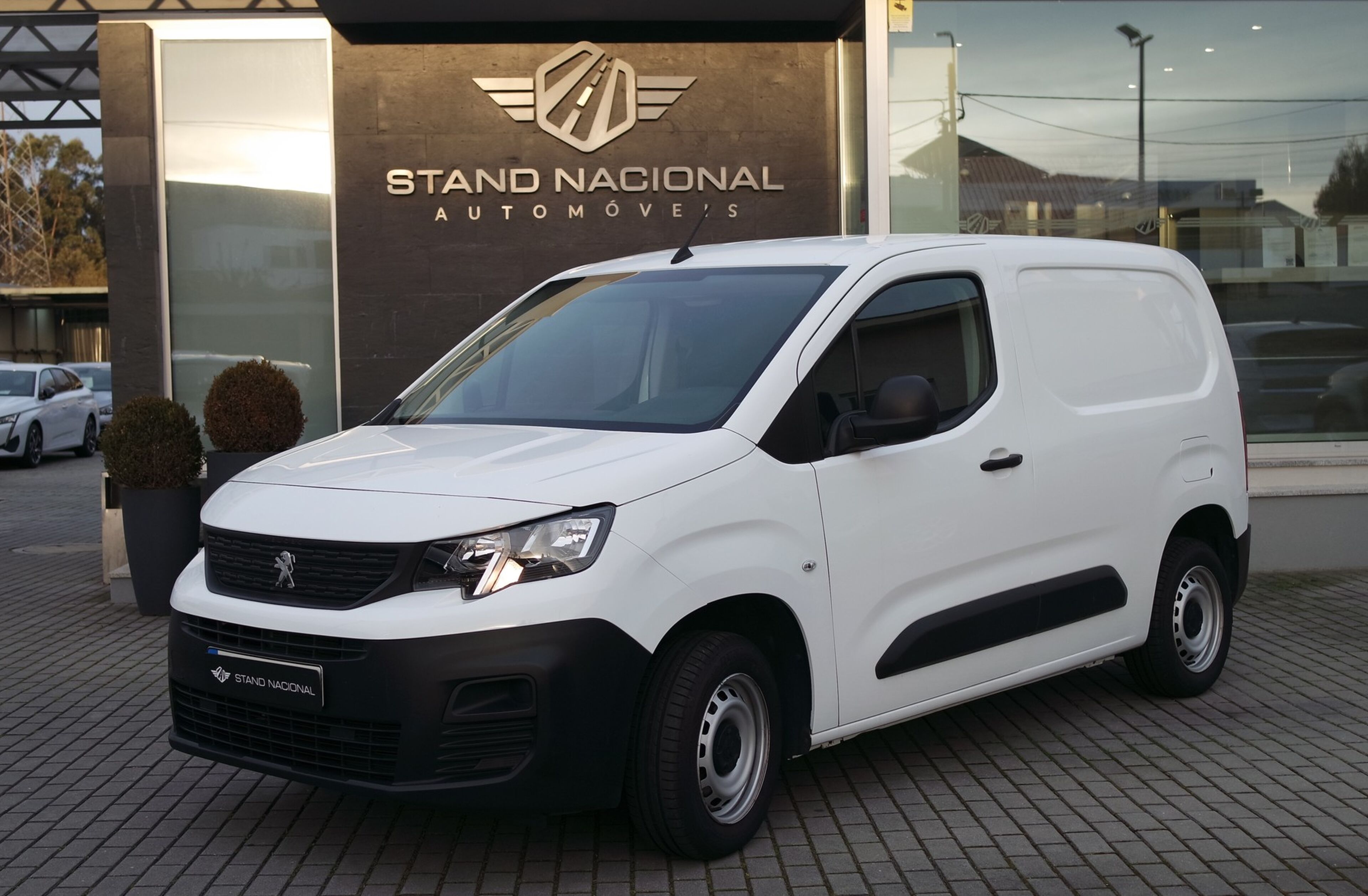 PEUGEOT Partner 1.5 BlueHDi Pro Standard