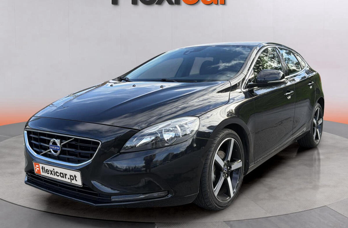 VOLVO V40 1.6 D2 R-Design