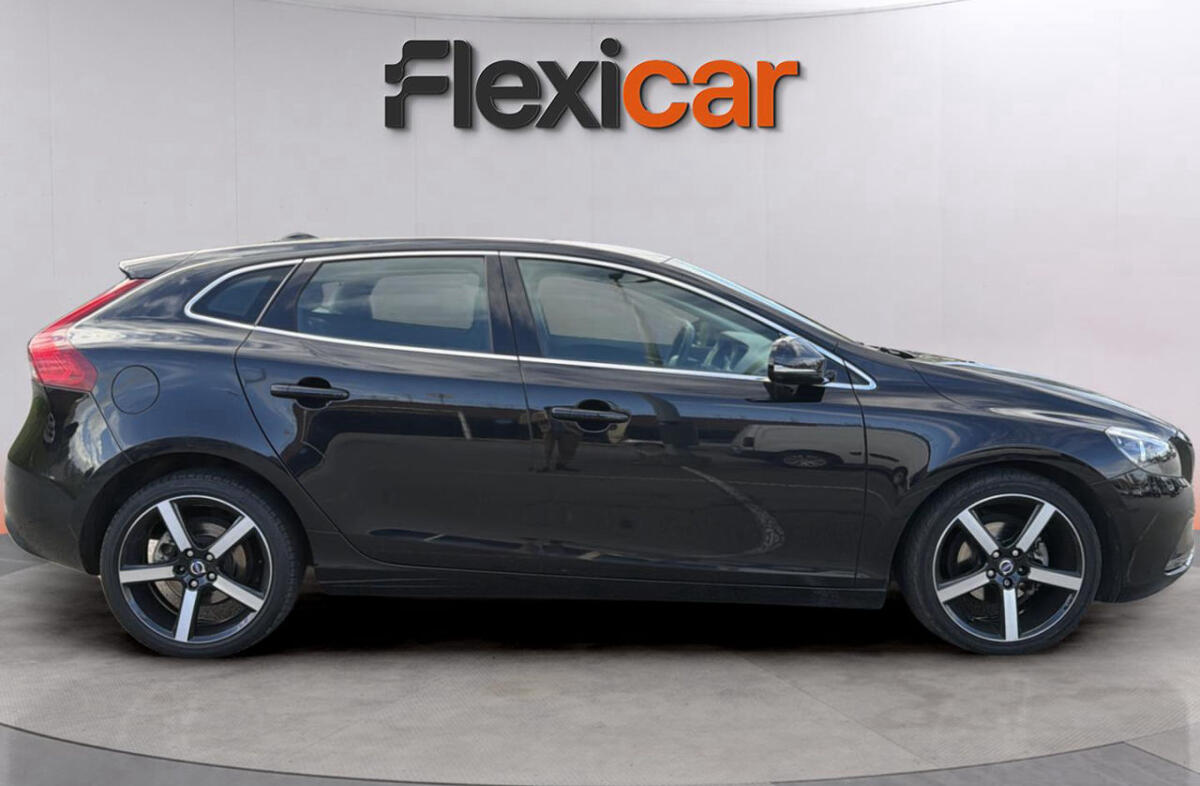 VOLVO V40 1.6 D2 R-Design