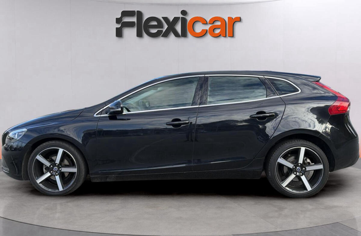 VOLVO V40 1.6 D2 R-Design