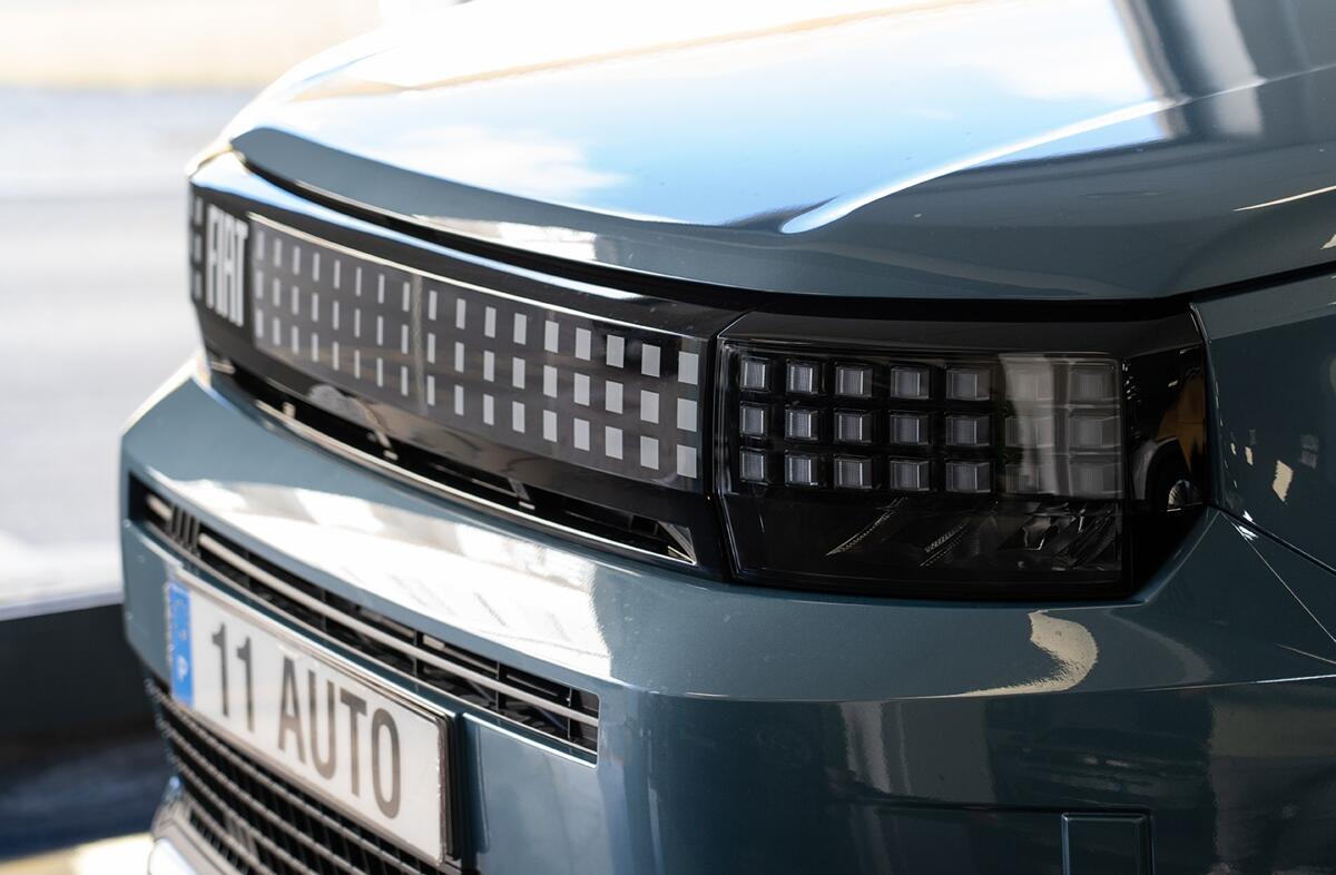 FIAT Grande Panda 1.2 Hybrid Icon eDCT