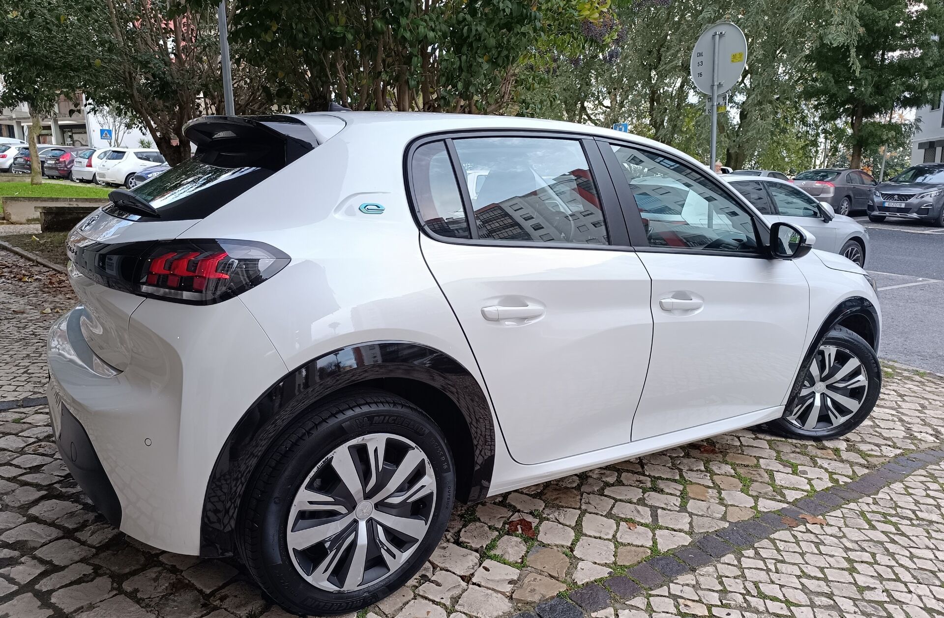 PEUGEOT 208 e- 50 kWh Active Pack