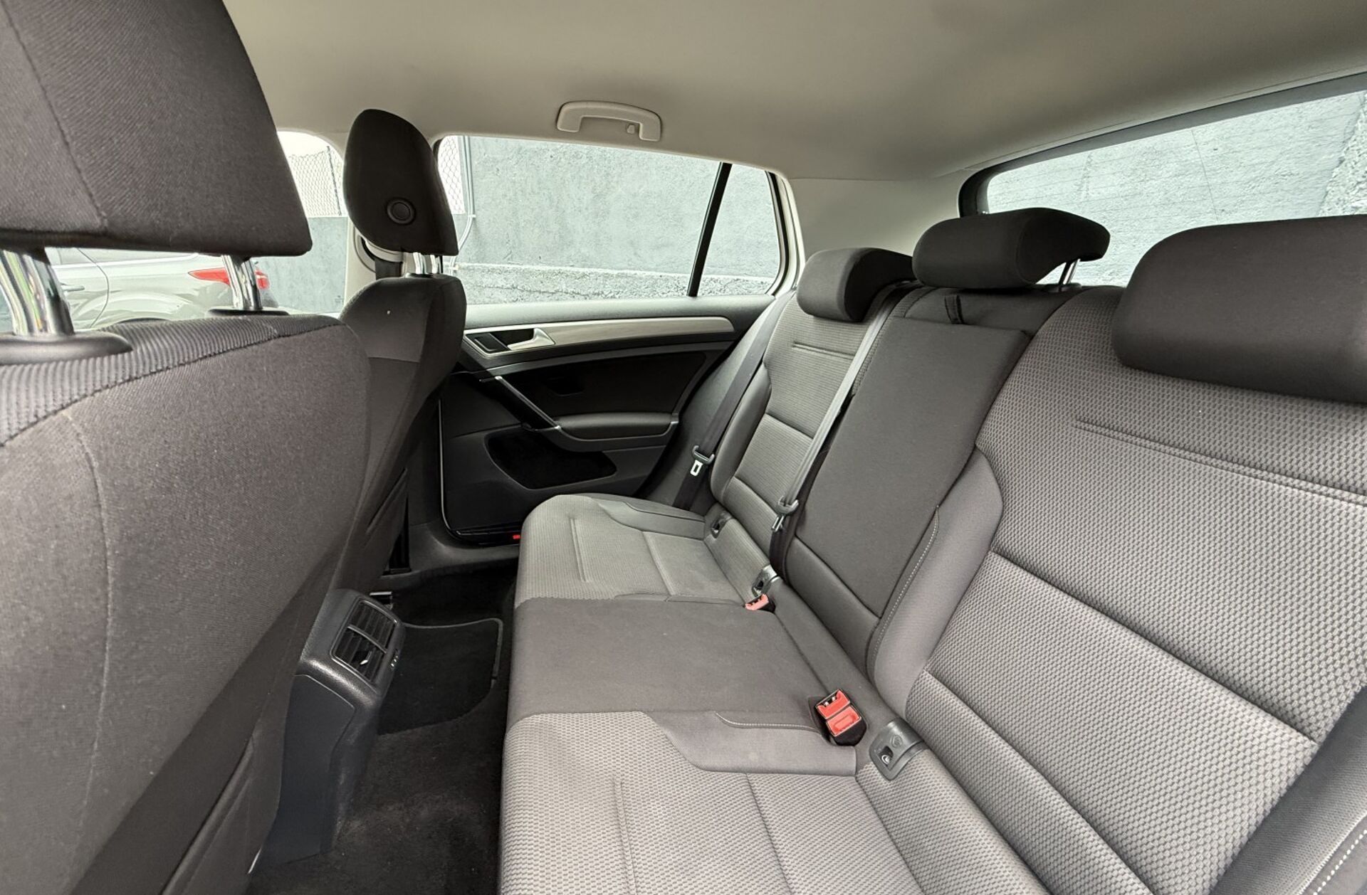 VOLKSWAGEN Golf 1.6 TDi Confortline DSG