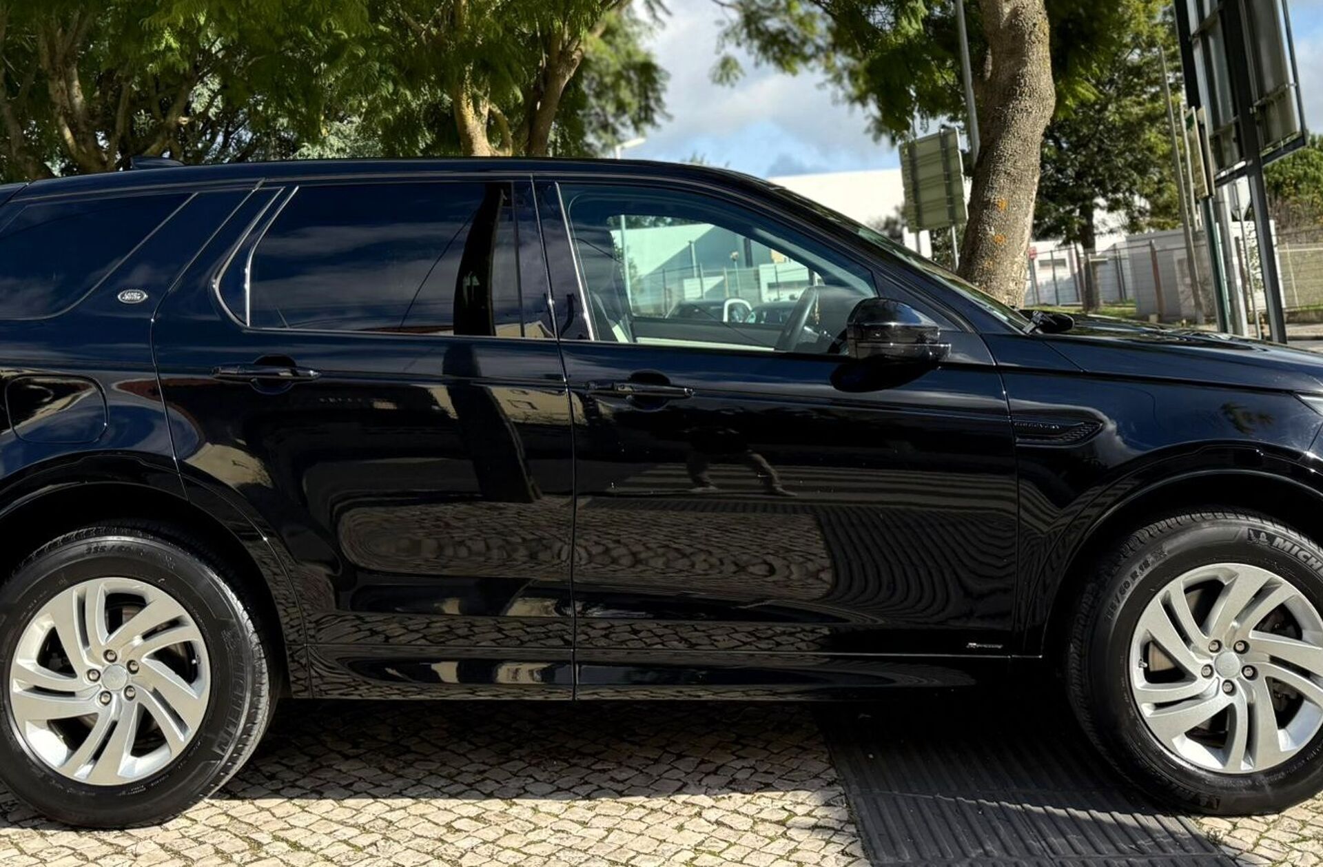 LAND ROVER Discovery S.2.0 eD4 R-Dynamic S