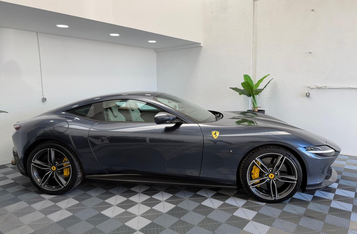 FERRARI Roma Roma