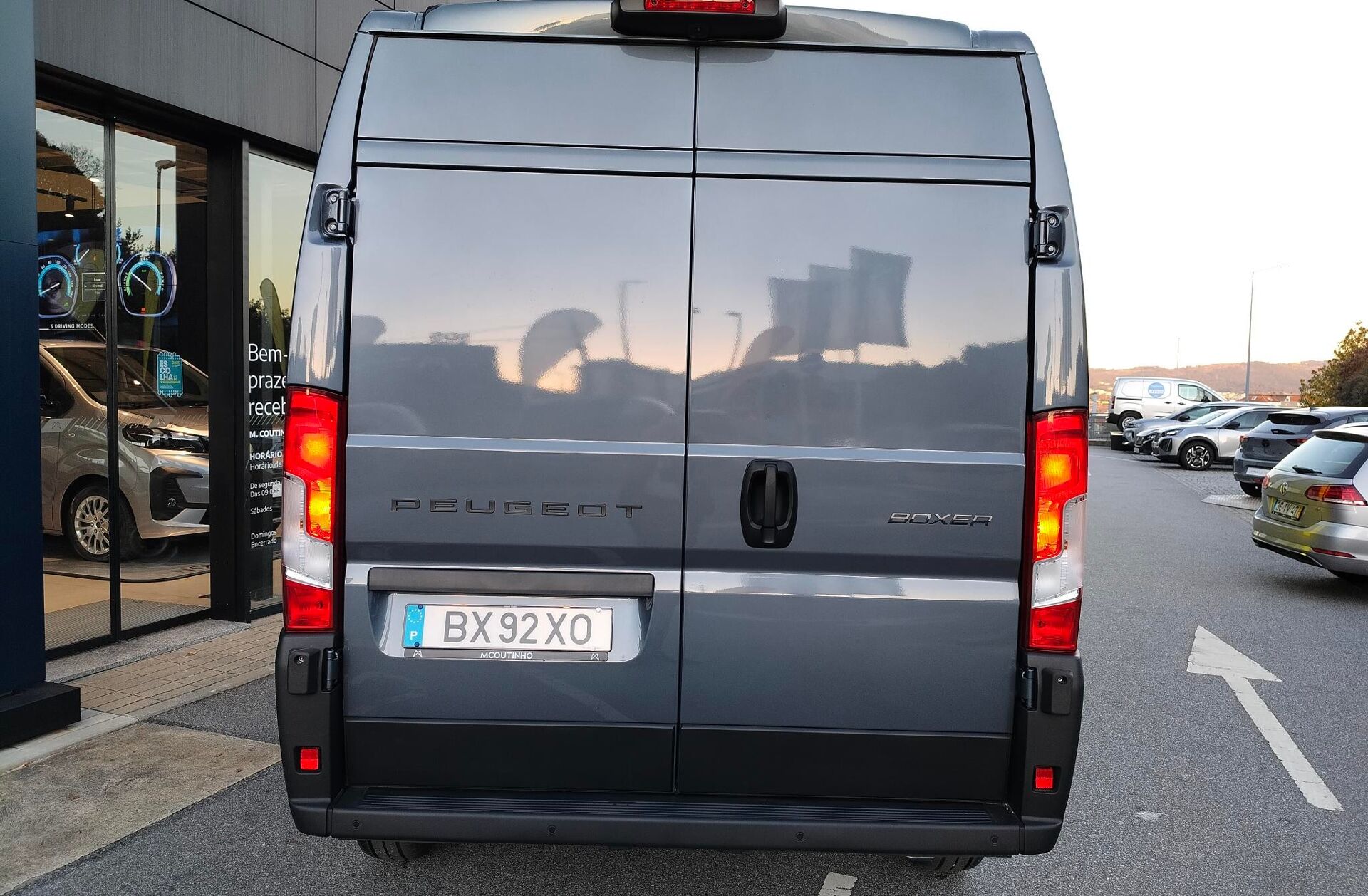 PEUGEOT Boxer 2.2 BlueHDi 335 L2H2 EAT8