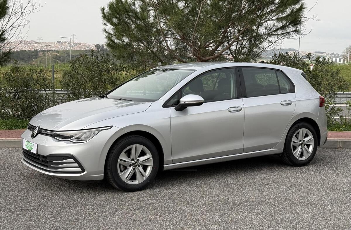 VOLKSWAGEN Golf 1.5 eTSI Life DSG