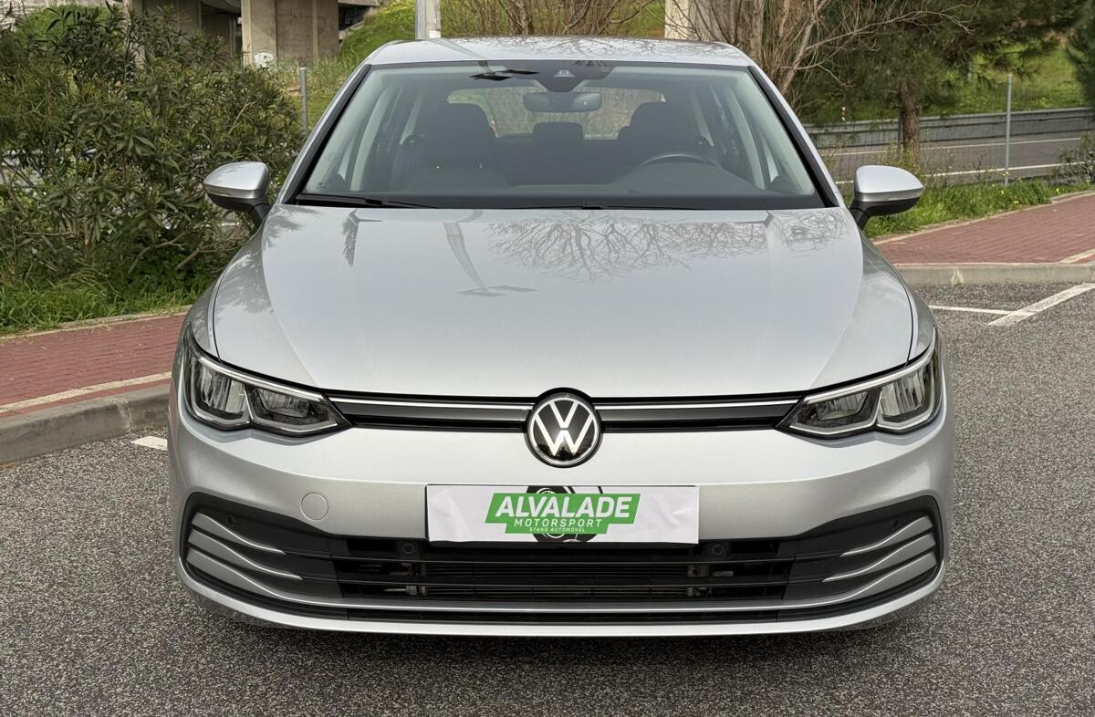 VOLKSWAGEN Golf 1.5 eTSI Life DSG