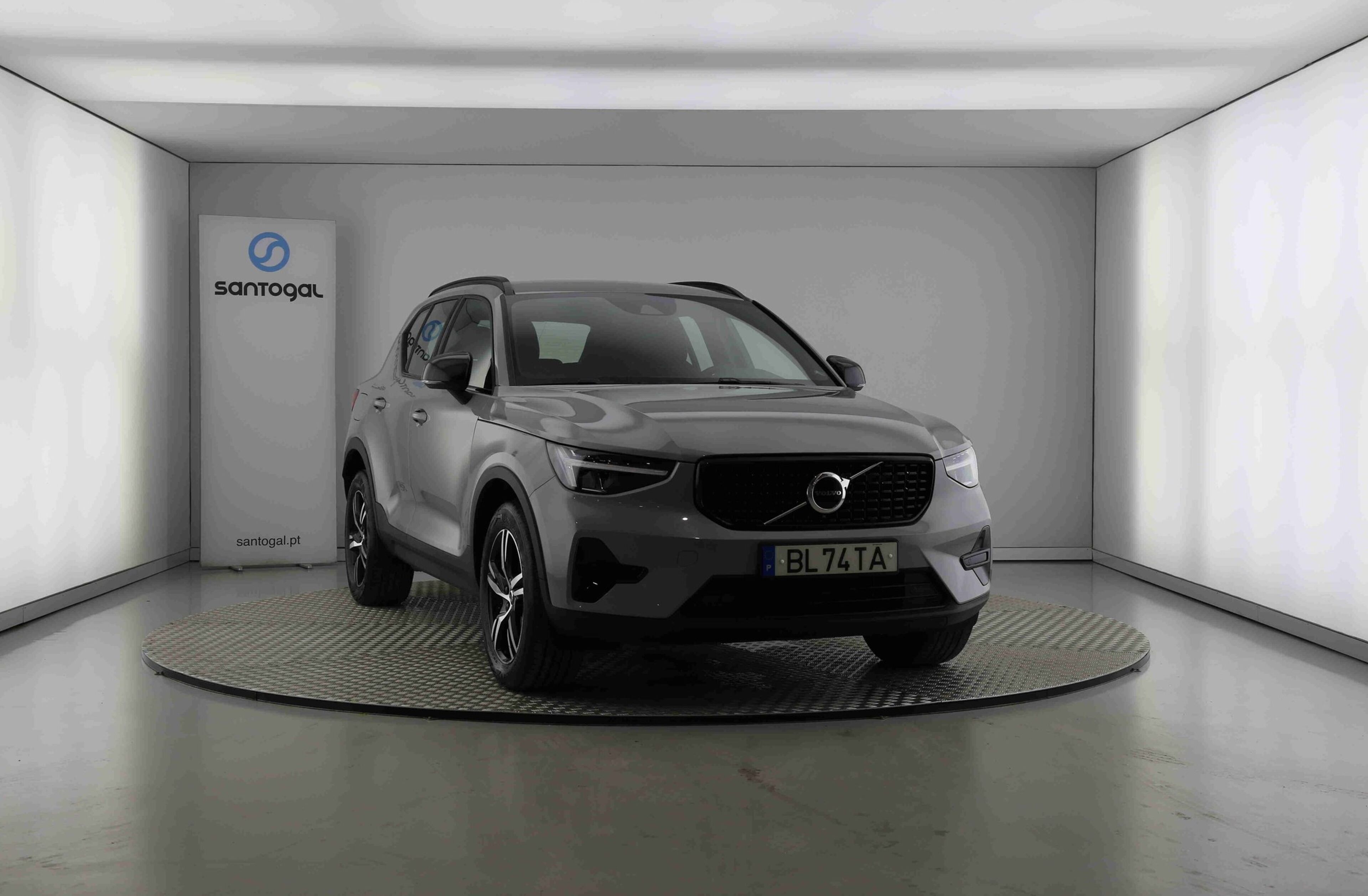 VOLVO XC40 1.5 T2 Plus Dark Auto