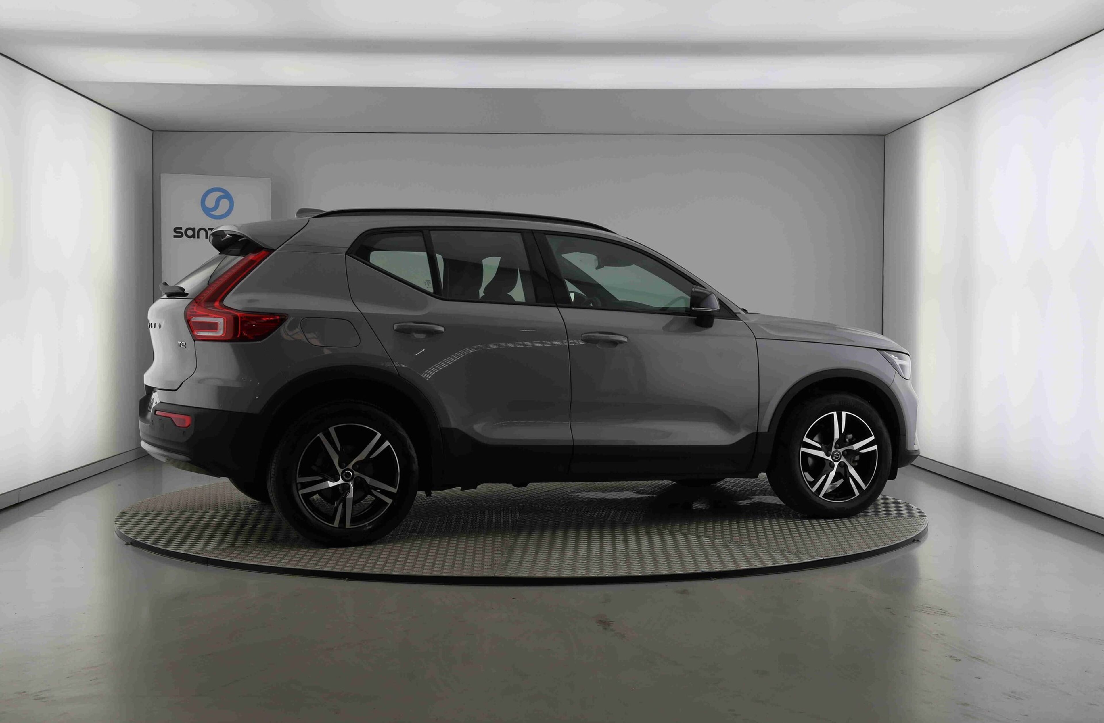VOLVO XC40 1.5 T2 Plus Dark Auto