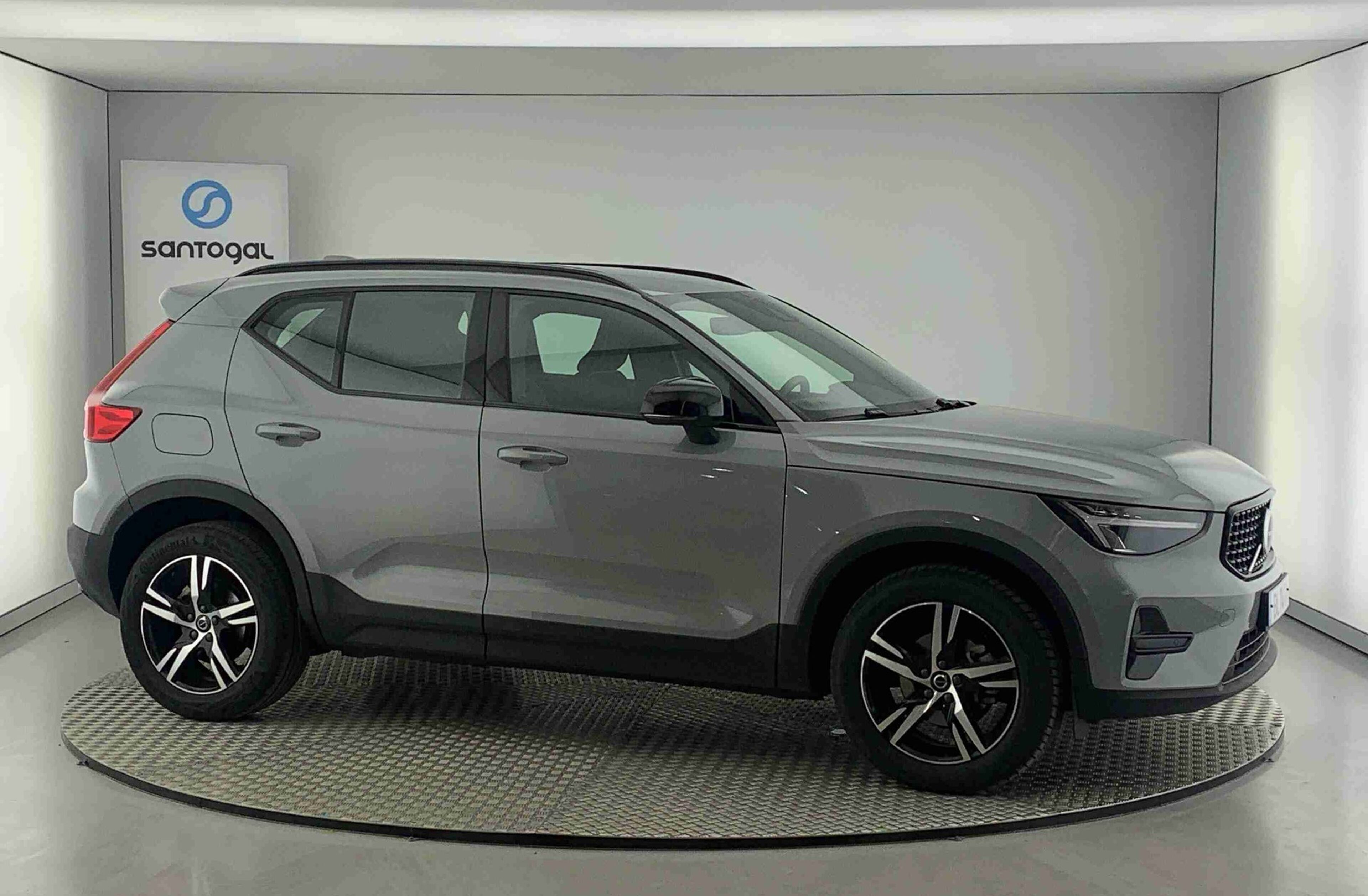 VOLVO XC40 1.5 T2 Plus Dark Auto
