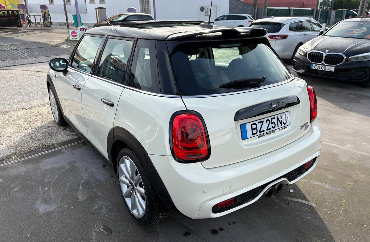 MINI Mini Cooper SD Auto