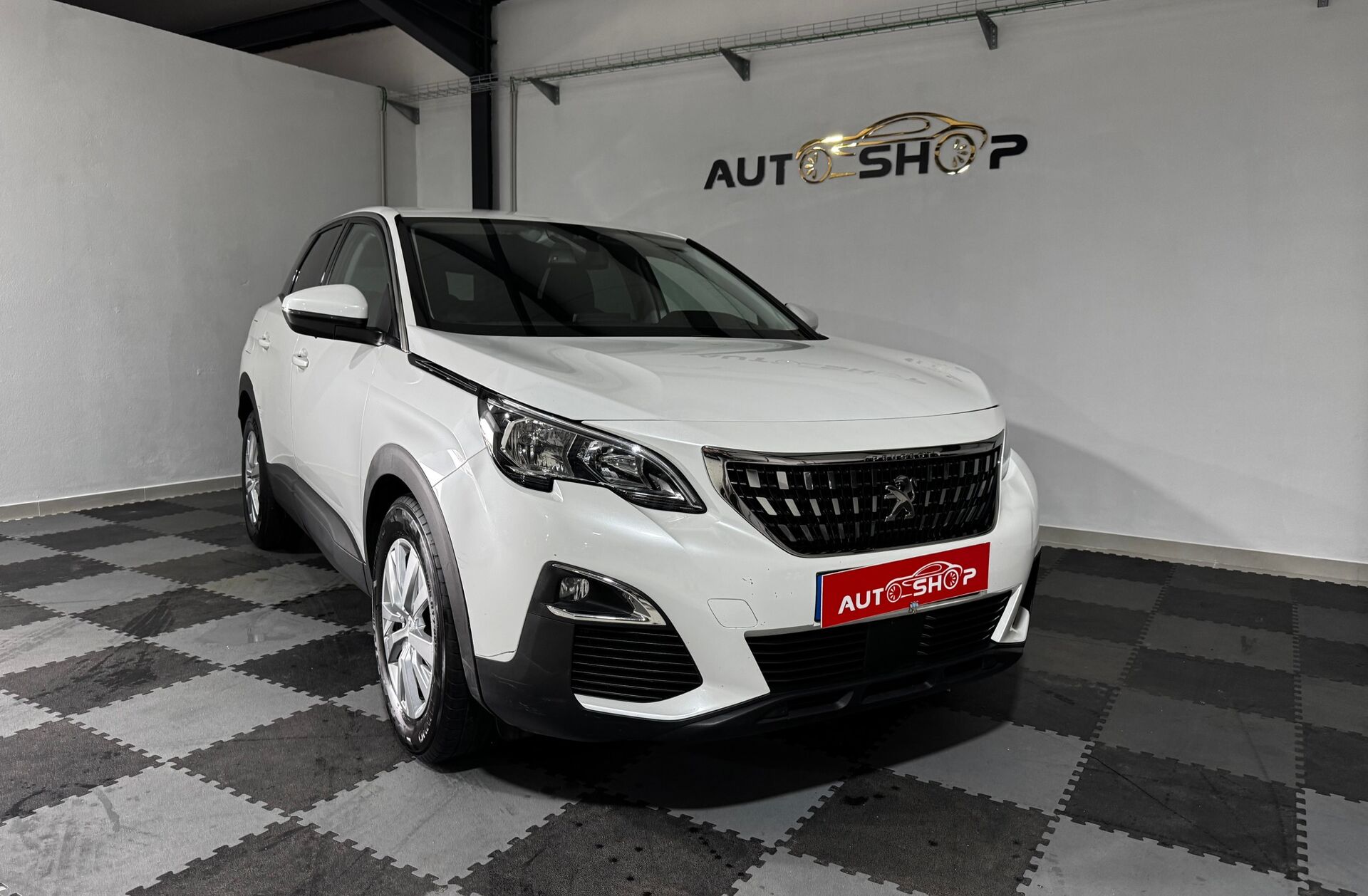 PEUGEOT 3008 1.5 BlueHDi Active Pack