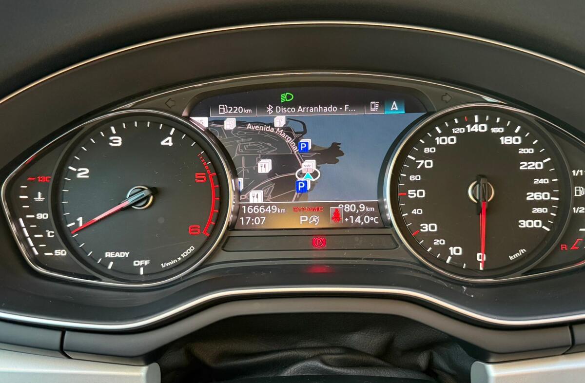 AUDI A4 30 TDI S tronic