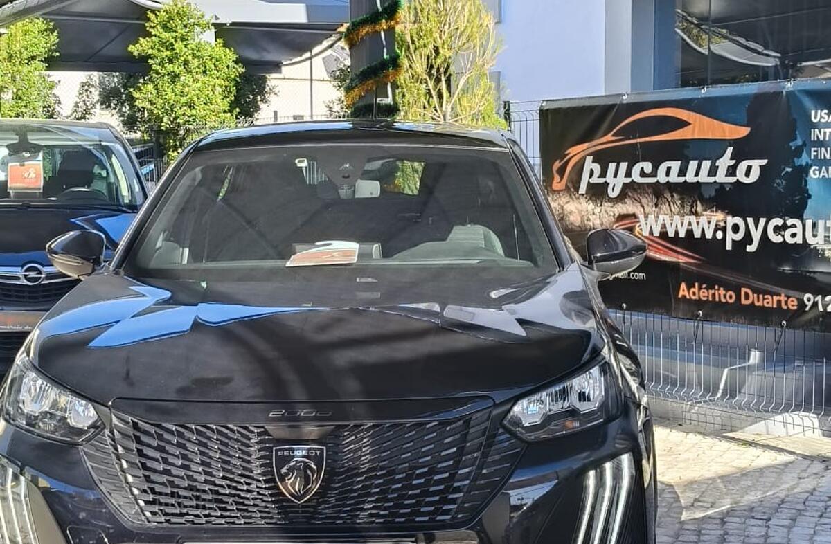 PEUGEOT 2008 1.2 PureTech Active Pack