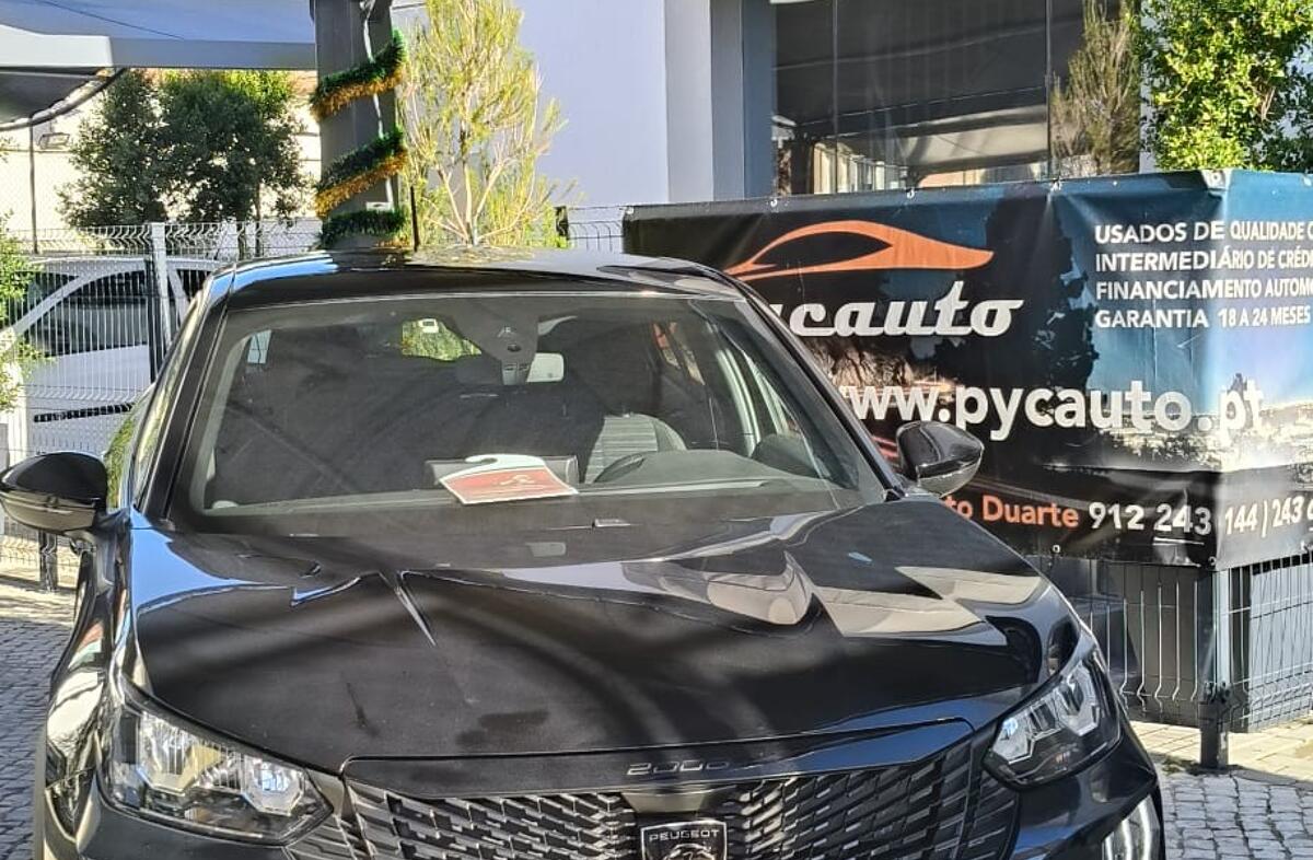 PEUGEOT 2008 1.2 PureTech Active Pack