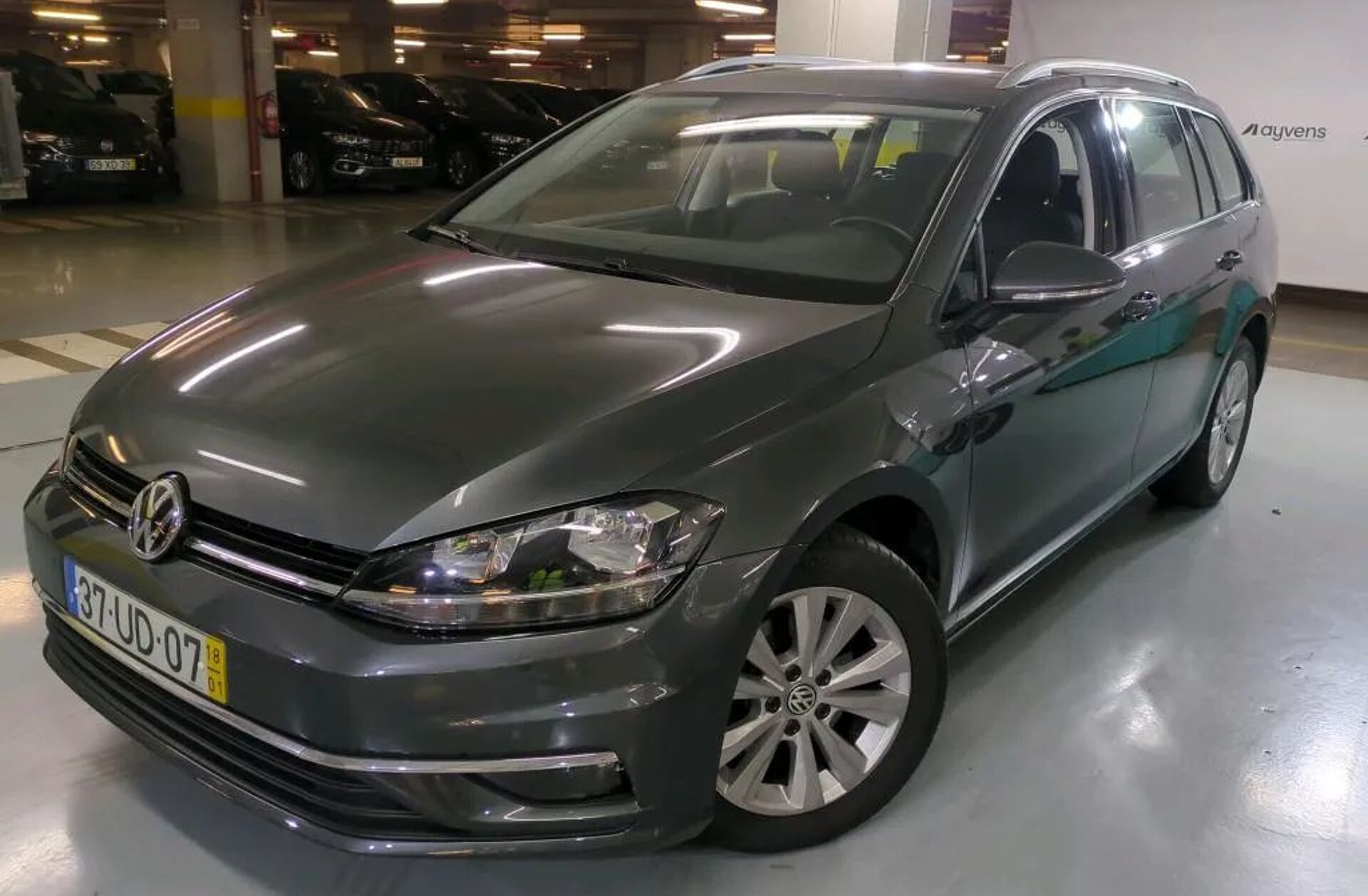 VOLKSWAGEN Golf 1.6 TDi Confortline