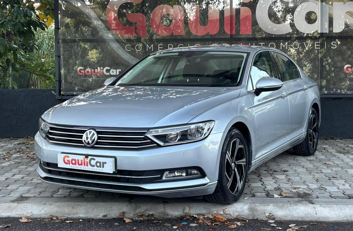 VOLKSWAGEN Passat 1.6 TDi Confortline