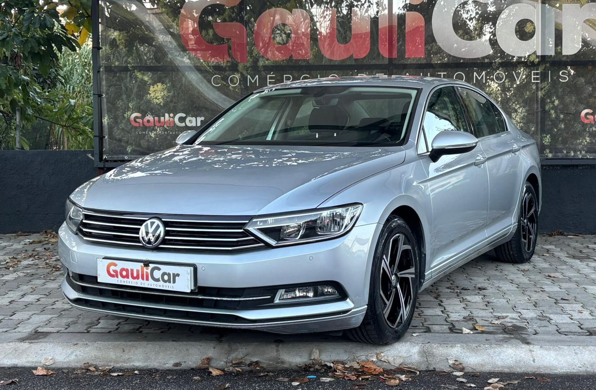 VOLKSWAGEN Passat 1.6 TDi Confortline