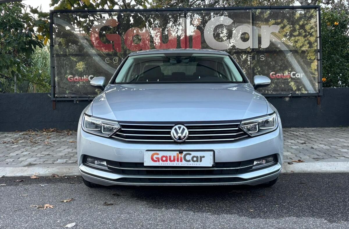 VOLKSWAGEN Passat 1.6 TDi Confortline