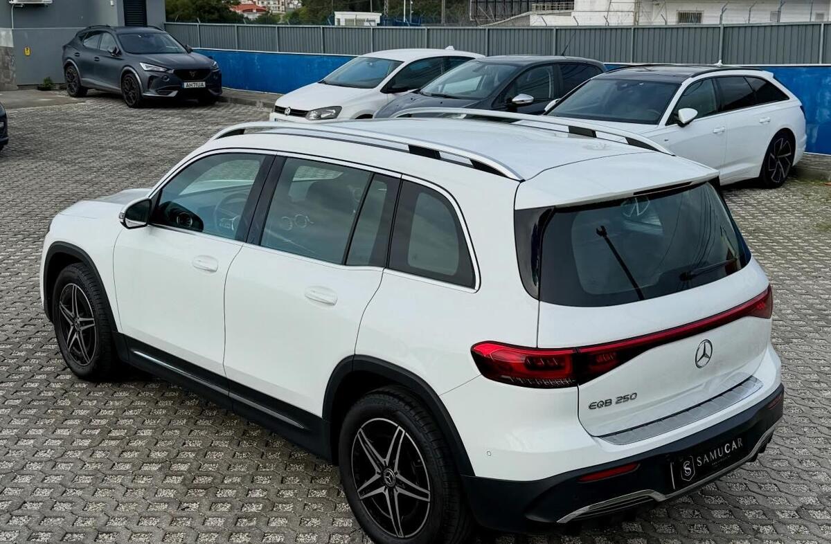 MERCEDES EQB 250 AMG Line