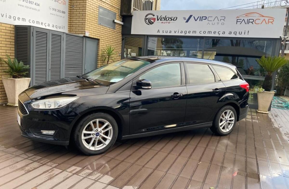 FORD Focus 1.0 SCTi Titanium