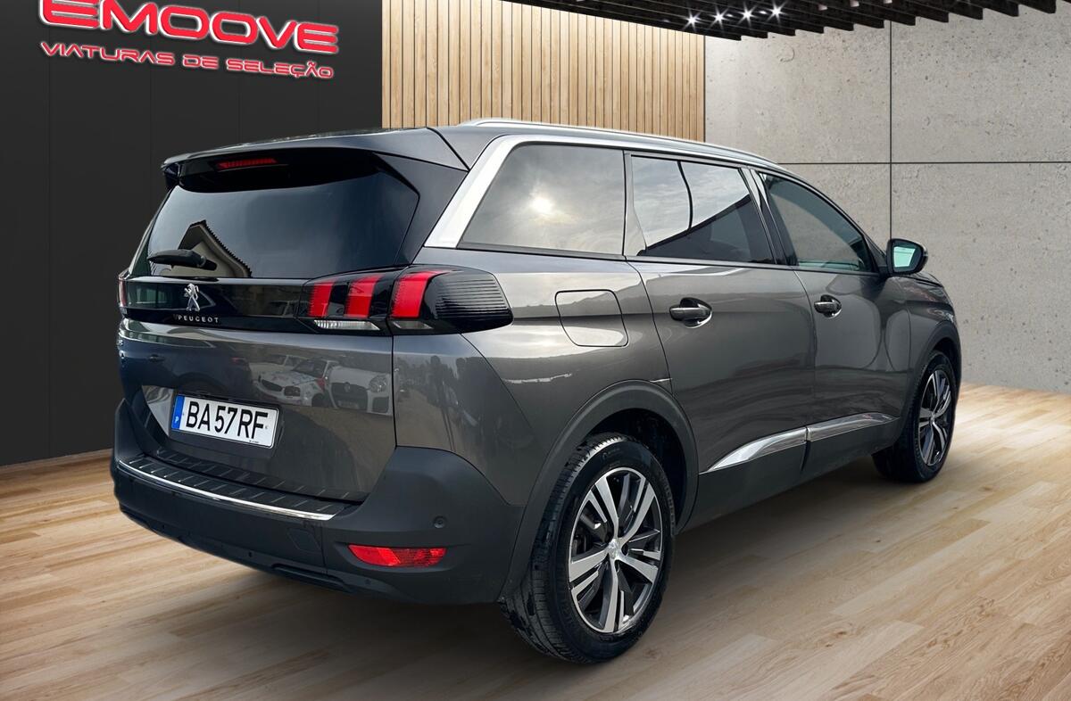 PEUGEOT 5008 1.2 PureTech Allure Pack