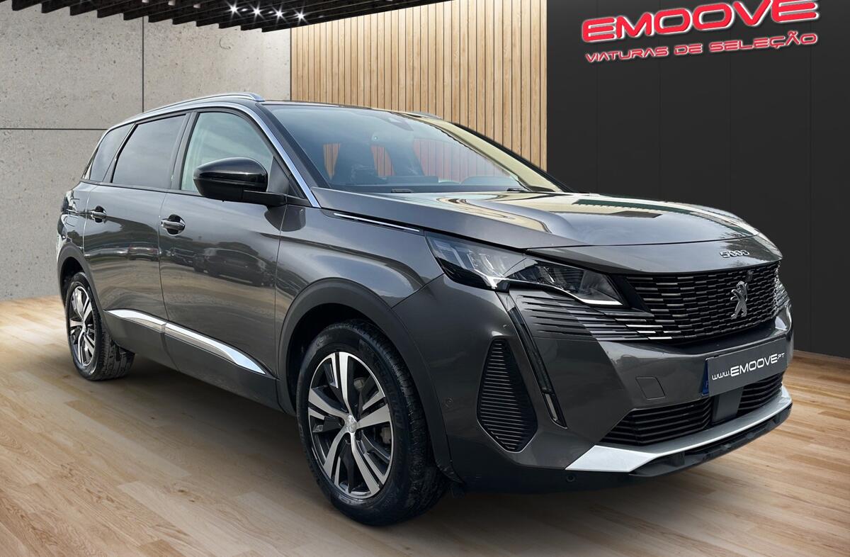 PEUGEOT 5008 1.2 PureTech Allure Pack