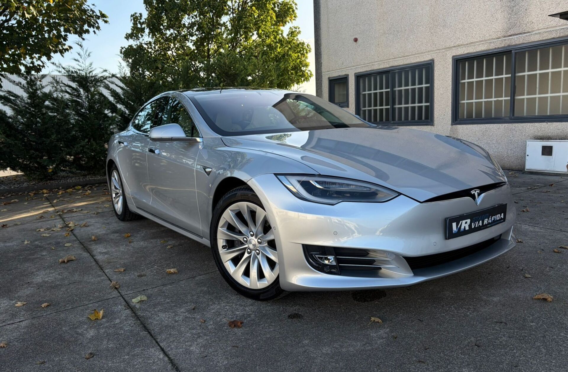 TESLA Model S 75D