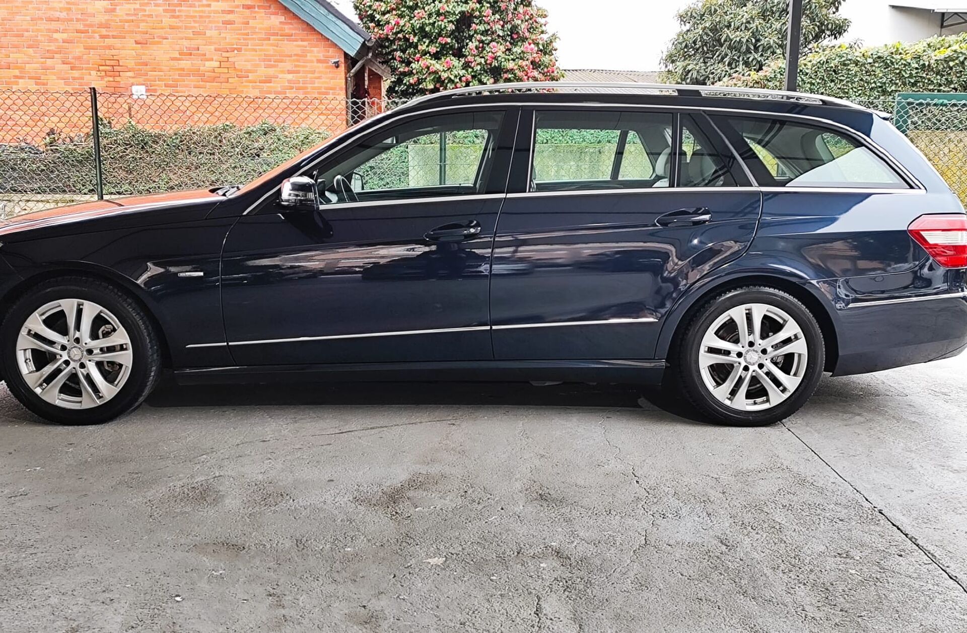 MERCEDES Classe E E 220 CDi Avantgarde