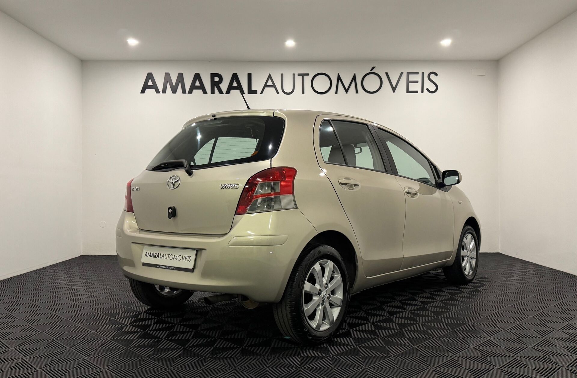 TOYOTA Yaris 1.33 VVT-i Comfort+AC