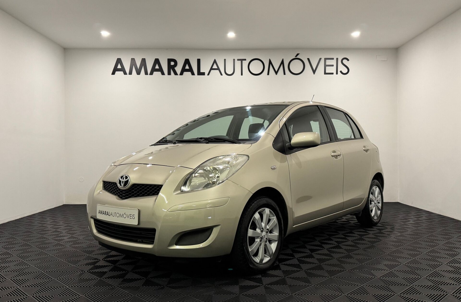 TOYOTA Yaris 1.33 VVT-i Comfort+AC