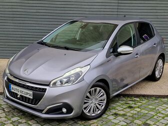 PEUGEOT 208 SIGNATURE