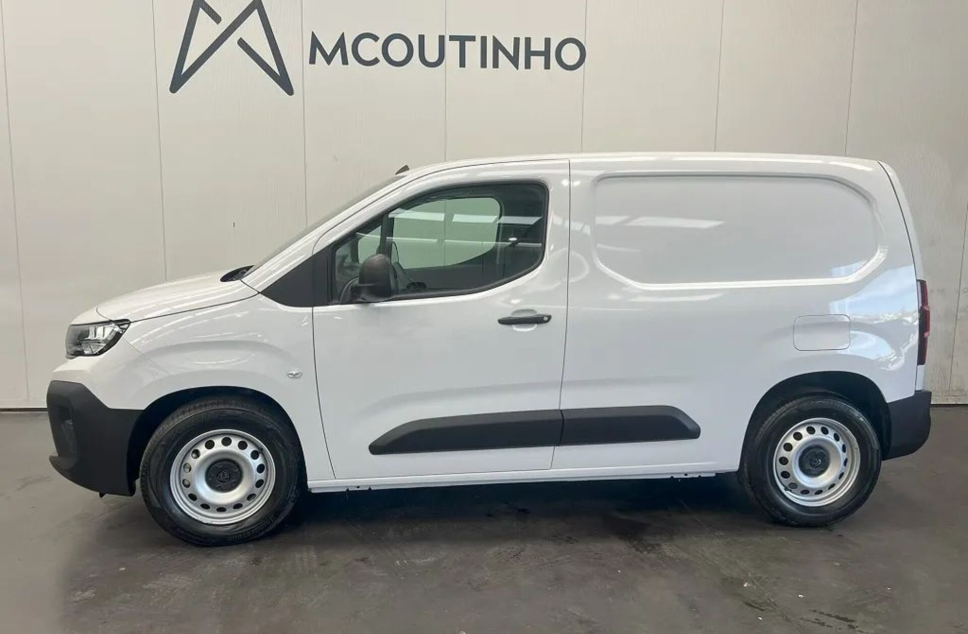 PEUGEOT Partner e- 50 kWh Standard