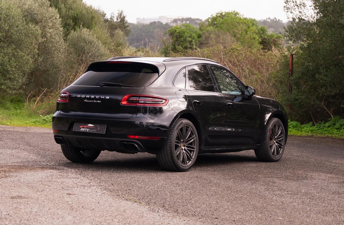 PORSCHE Macan Turbo