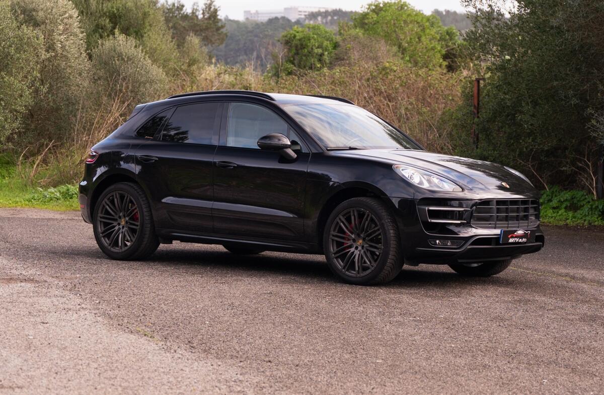 PORSCHE Macan Turbo