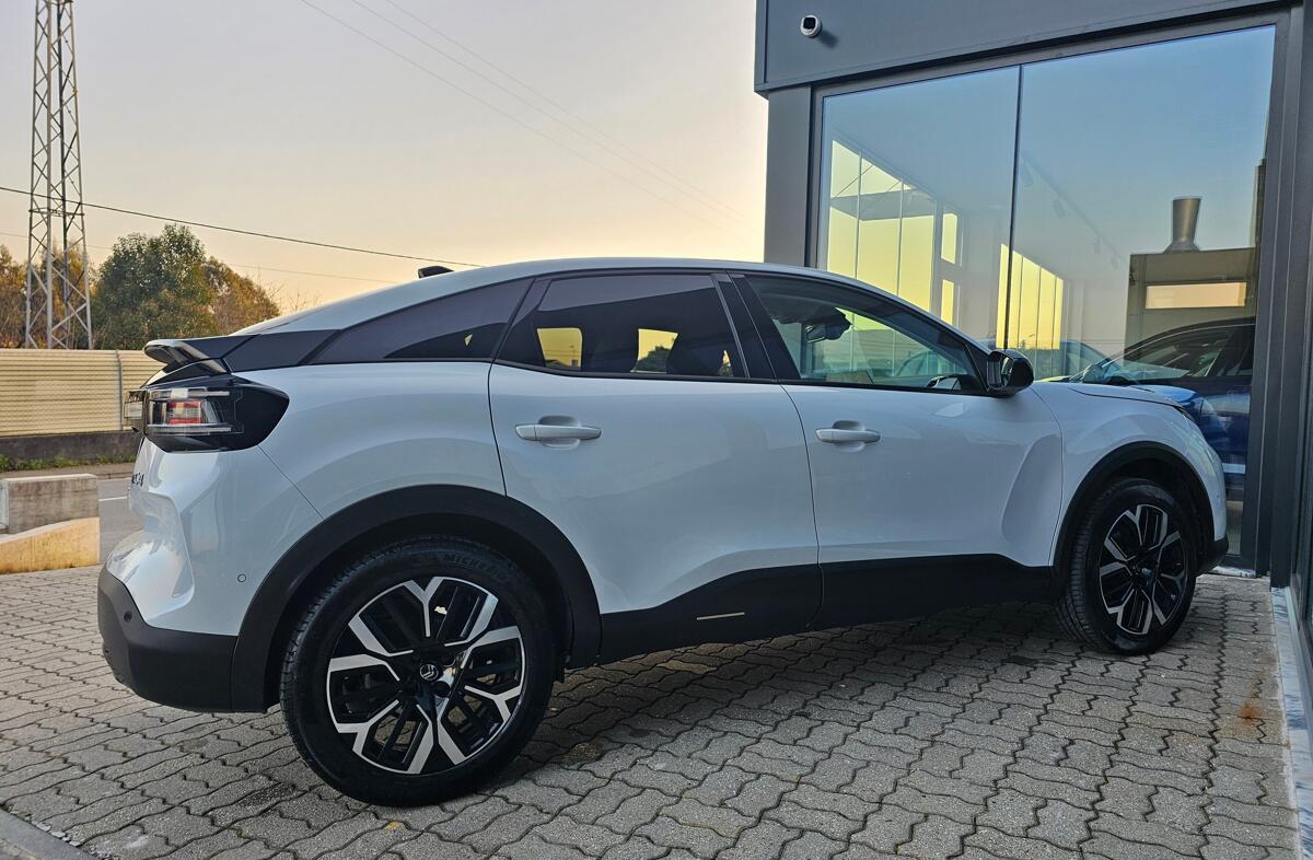 CITROEN C4 1.2 Hybrid Plus e-DSC6