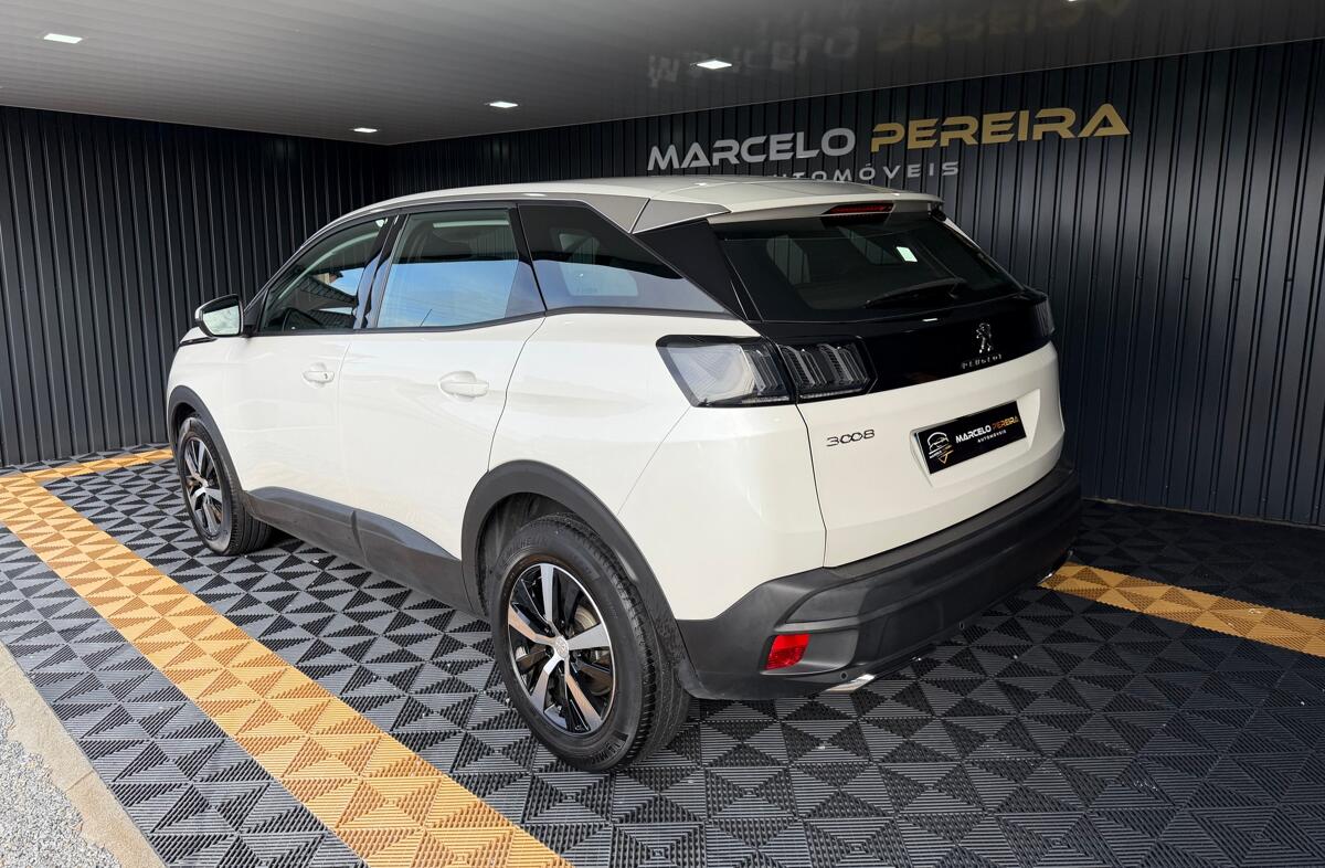 PEUGEOT 3008 1.2 PureTech Allure EAT8