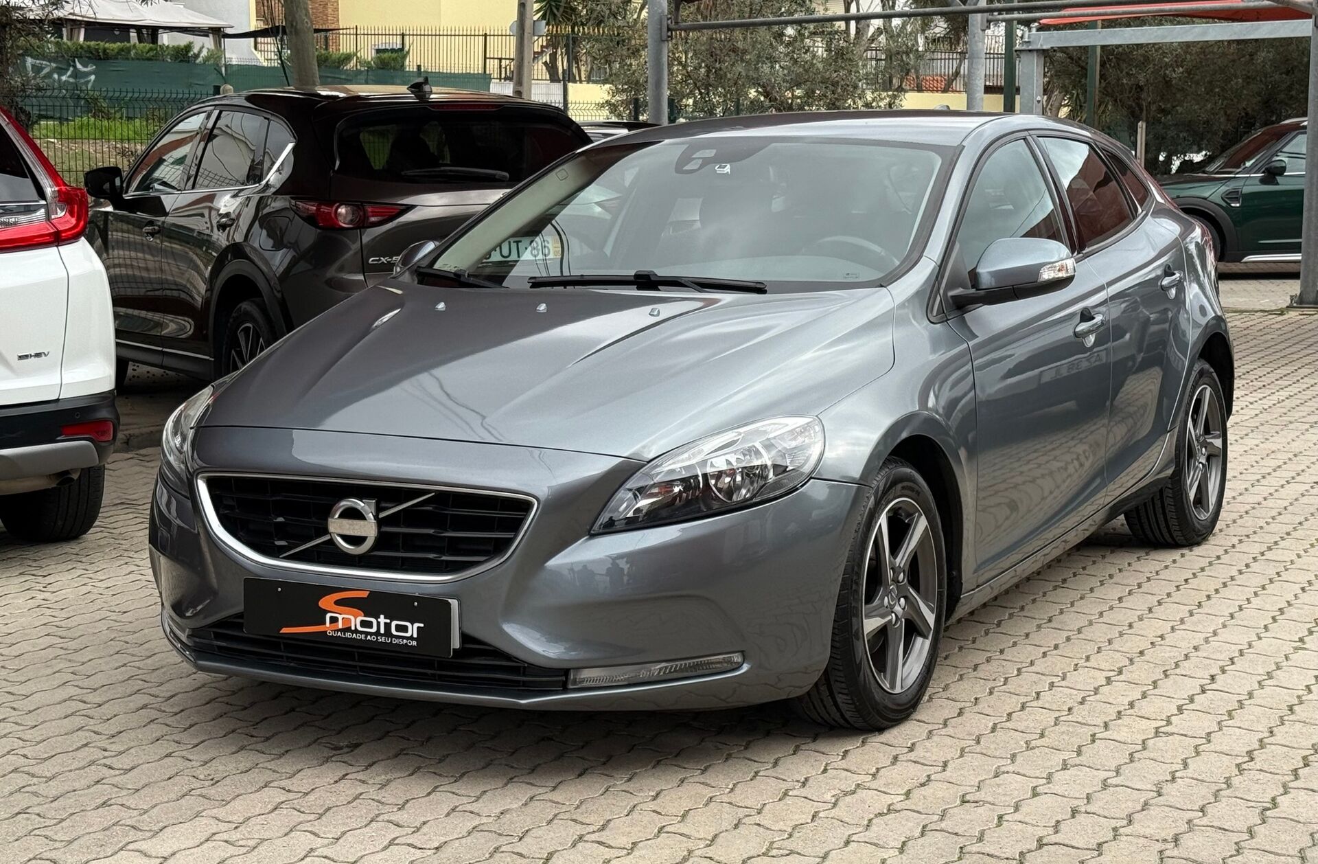 VOLVO V40 2.0 D2 Momentum