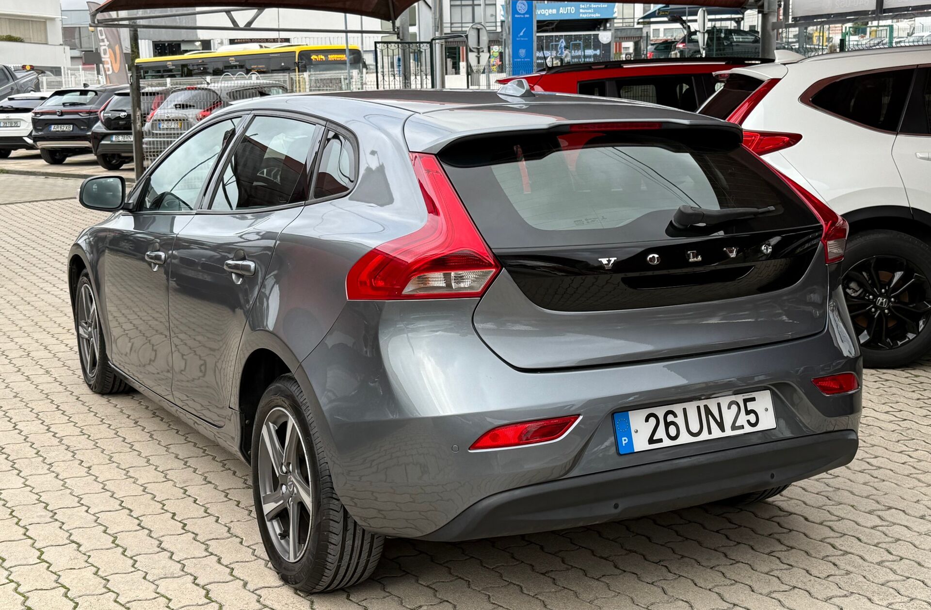 VOLVO V40 2.0 D2 Momentum
