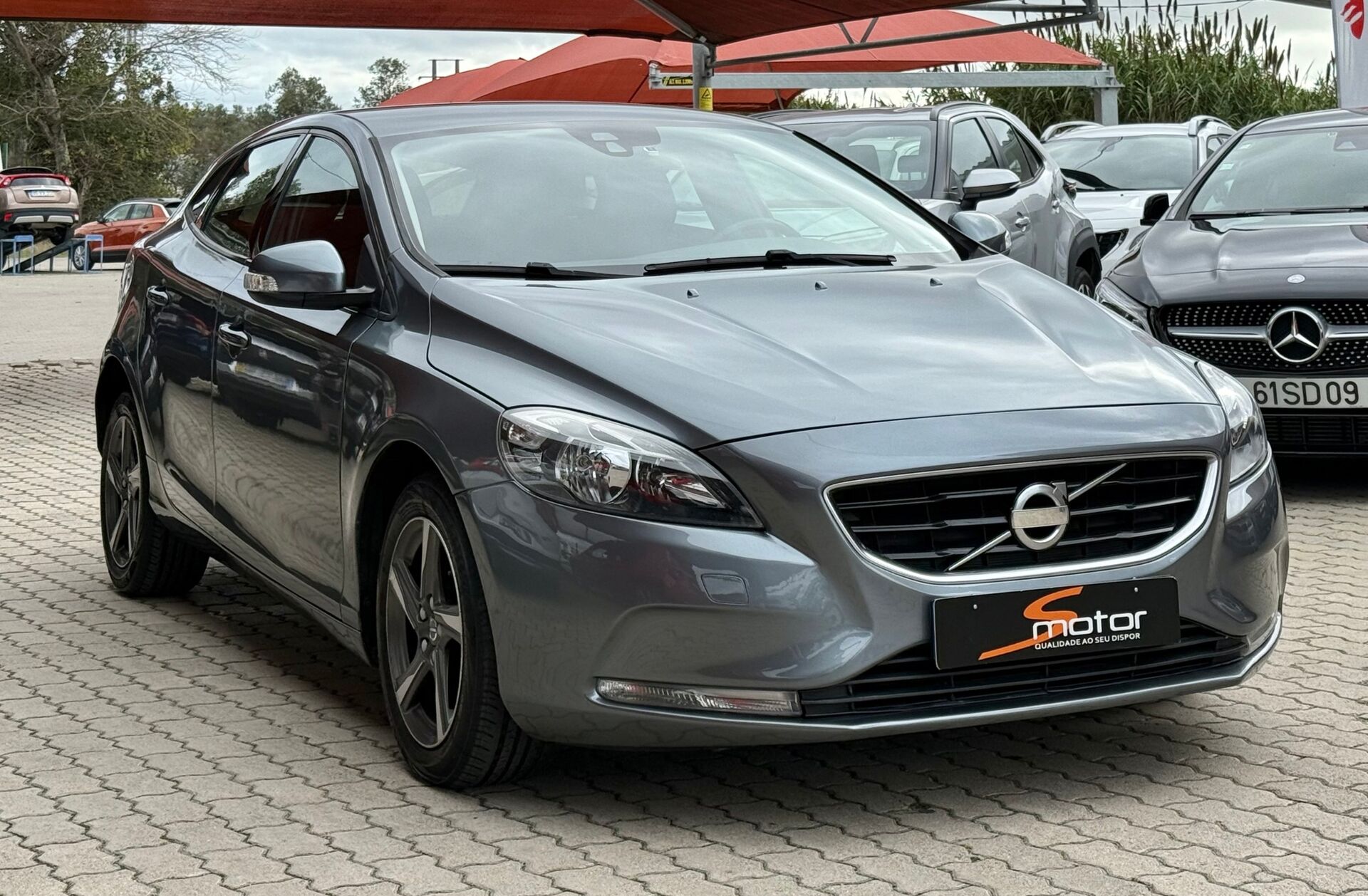 VOLVO V40 2.0 D2 Momentum