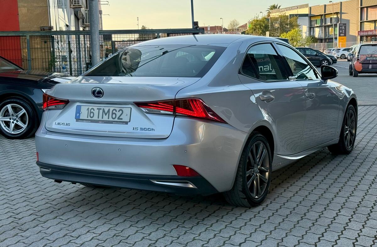 LEXUS IS 300h Executive